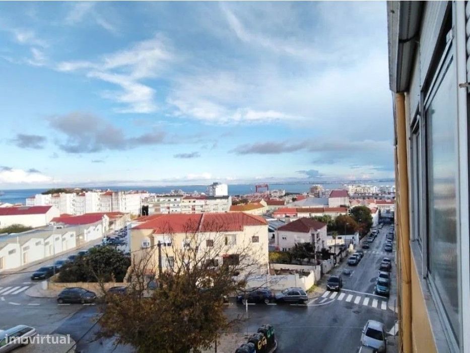 Apartamento T2 Venda Almada — Almada, Cova Da Piedade, Pragal E Cacilhas, Setúbal