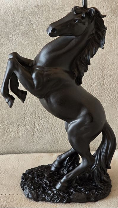 Piękna figurka kolekcjonerska na prezent KOŃ Arabski Mustang. Nowa.