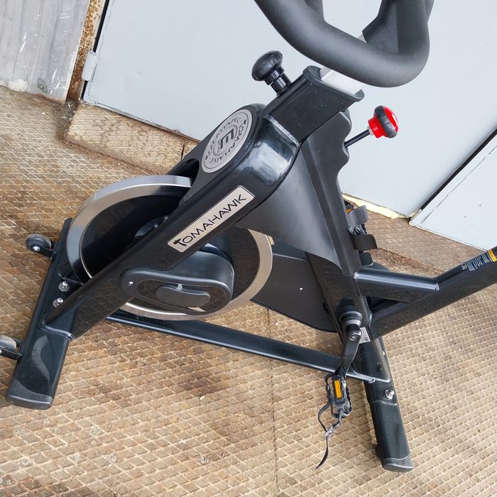 Rower spiningowy Tomahawk E-series, Koło 18 kg