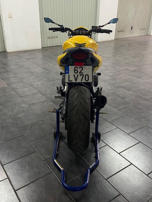 Honda hornet.