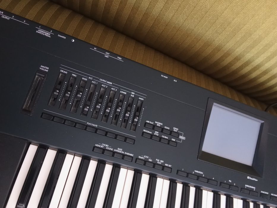 希少品 KORG i30 Music workstation シンセサイザー 希少品 KORG