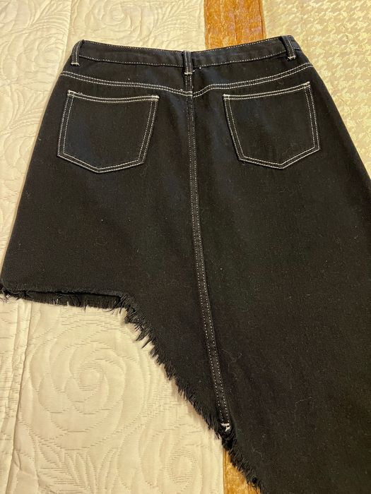 Mini saia de ganga sarjada, efeito calça de um lado