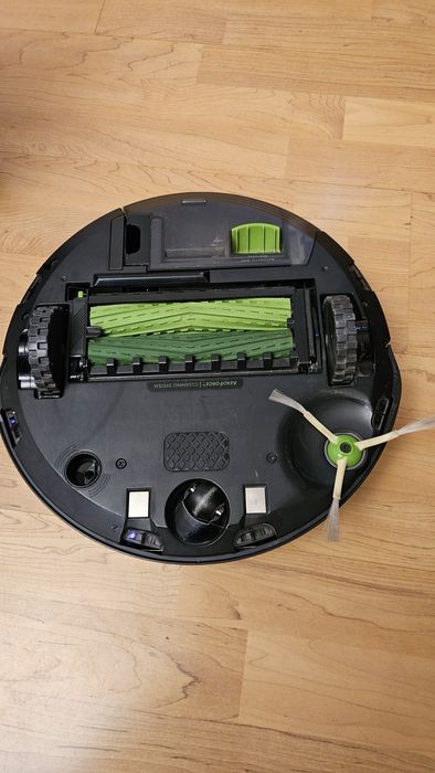 Robot  odkurzający  iRobot  Roomba  j7