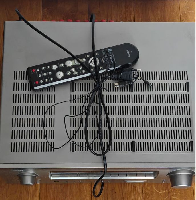 Denon AVR 1708 + pilot + antena
