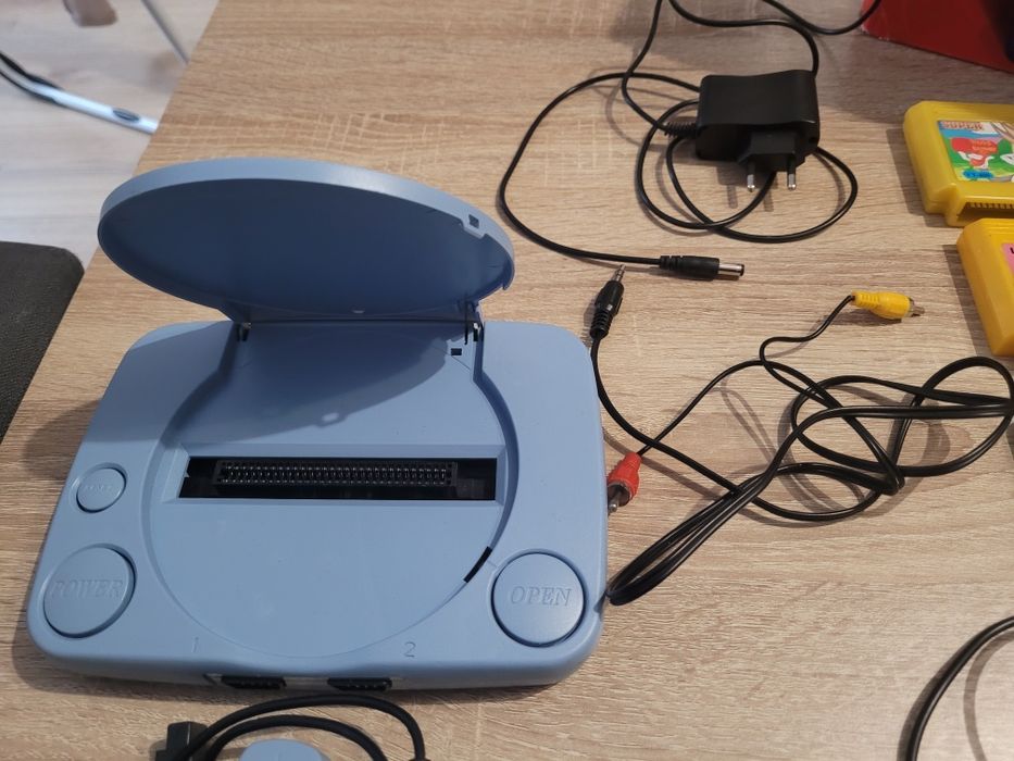 Konsola do gier retro 8bit Cybinka • OLX.pl