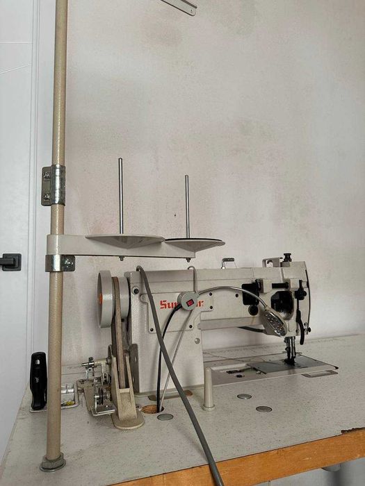 Промышленная швейная машина Sun Star KM-560B в комплекте со столом