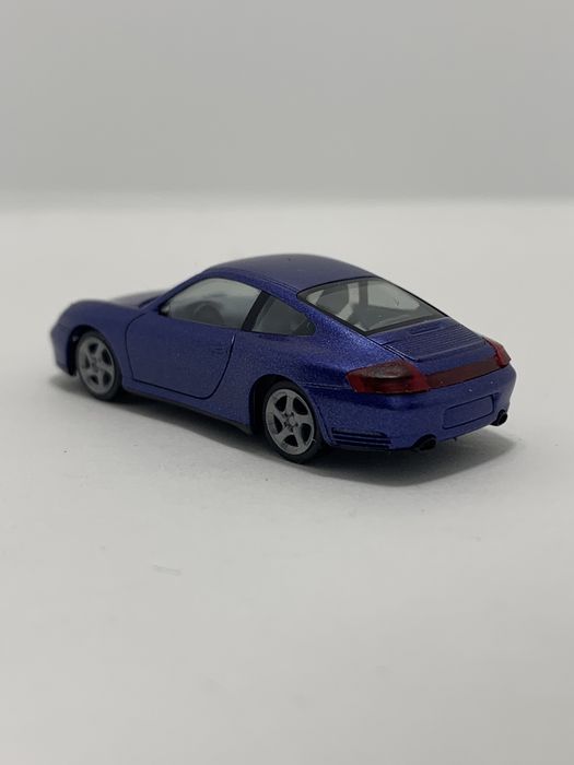 Porsche Carrera 4 da Herpa 1/87