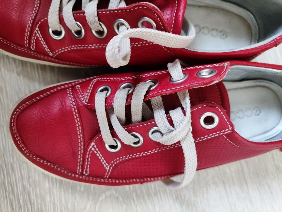 Skórzane buty damskie sneakersy Ecco 38