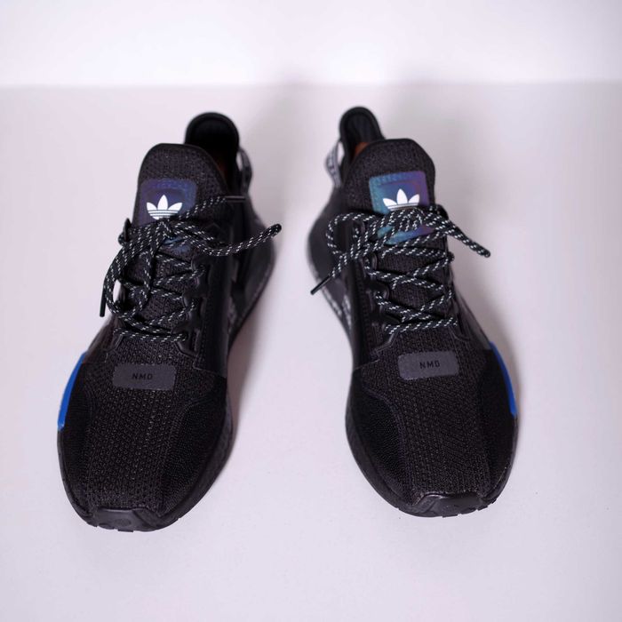 Кроссовки Adidas NMD R2 оригінал 44,5 розмір сітка літо ідеальний стан