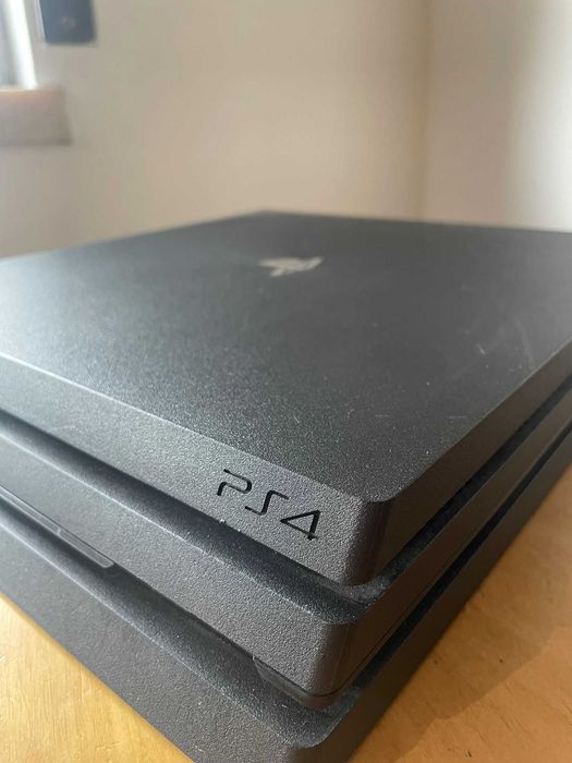 Playstation 4 Pro 1TB - Desbloqueavel / *Ler Descrição*