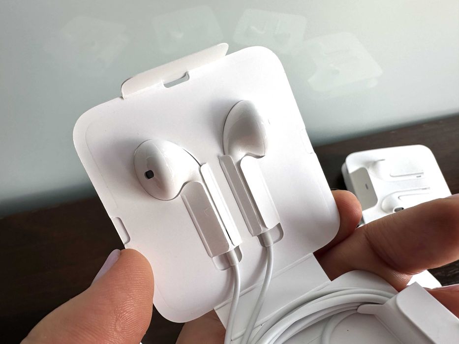 Дротові навушники EarPods — білі, Apple A1748