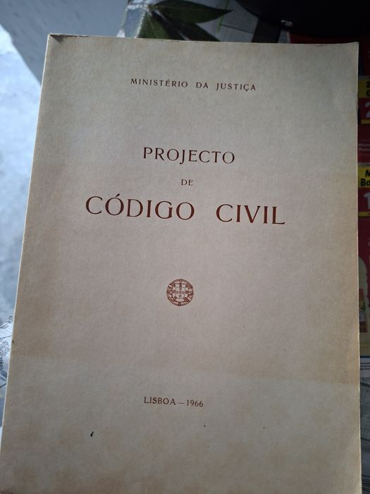 Livros de Direito e Constituições a 5 euros cada