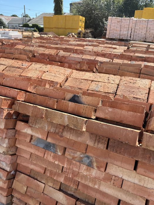 Цегла шамотна вогнетривка червовона пічна кирпич цегла пічна