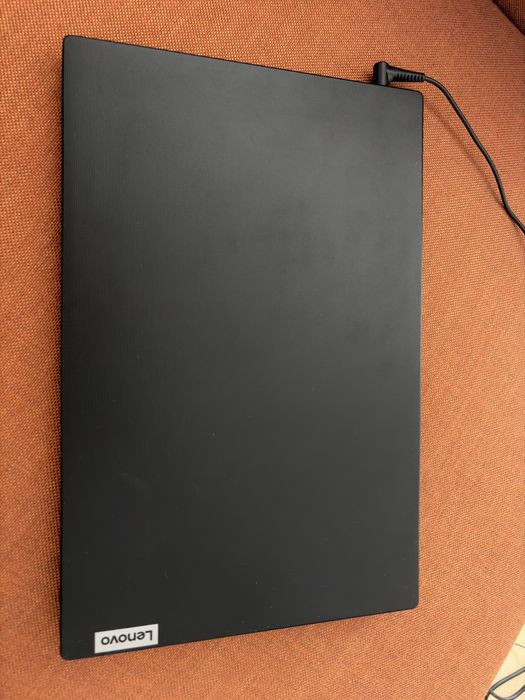 Lenovo v15 G2 i5 11. 8GB RAM. 256 GB SSD