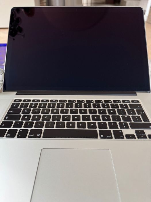 macbook pro 15 i7 16GB, 250GB