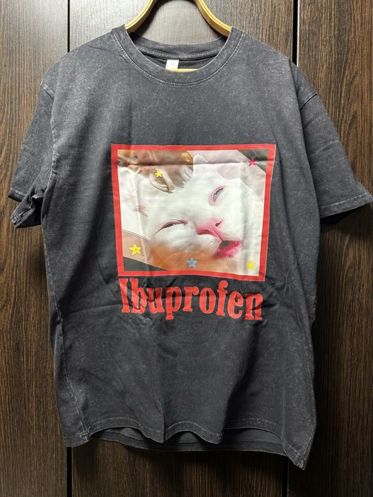 Футболка оверсайз в стиле Y2K