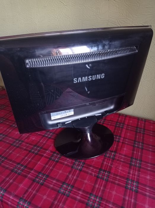 Монитор 22" Samsung Sync Master T220 в полном комплекте (DVI, VGA)