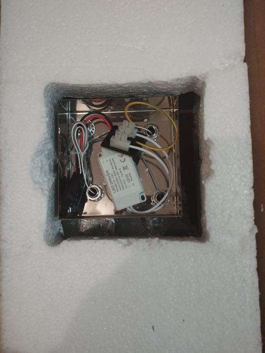 Люстра під стелю