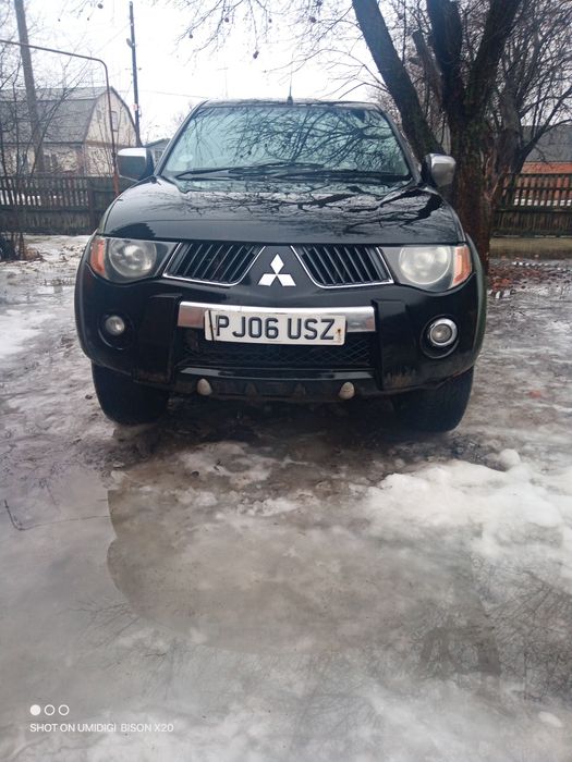 Авто для військових,з правим кермом