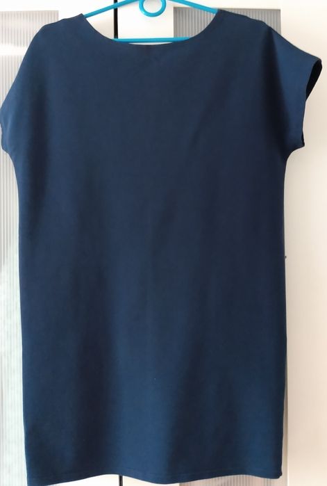 Granatowa tunika z kieszeniami 38