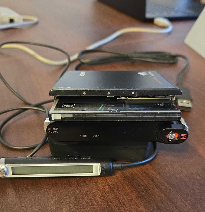 SONY MiniDisc RH1 walkman
