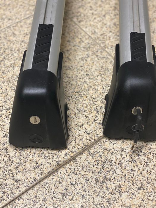 2 Barras e fixações THULE para bicicleta, compatível com a maioria dos
