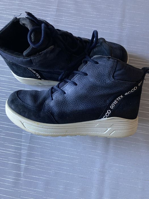 Продам дитячі демісезонні черевики Ecco 34