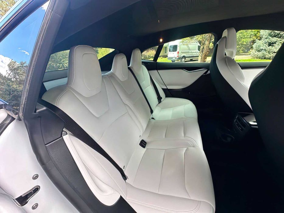Tesla Model S 100D      2019