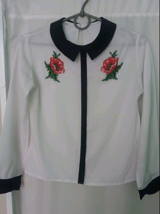 Продам блузку на дівчинку