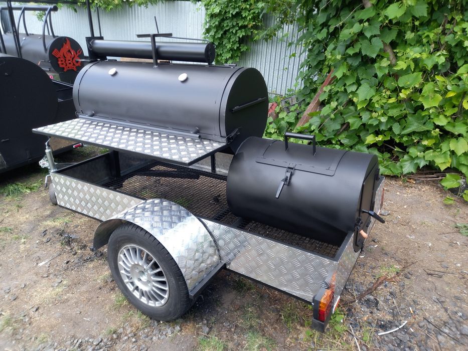 Коптільня на колесах Барбекю бочка мангал на причіпі Смокер