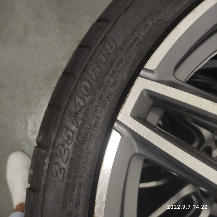 Mercedes classe A: jantes AMG e pneus 225/40R18