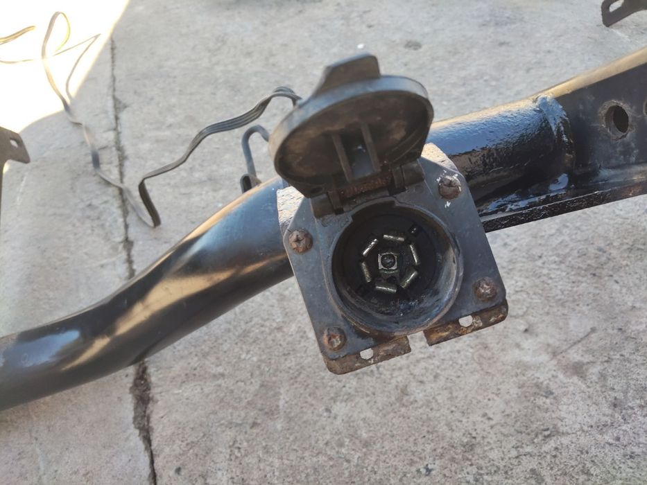 2018 год Ford escape продается фаркоп