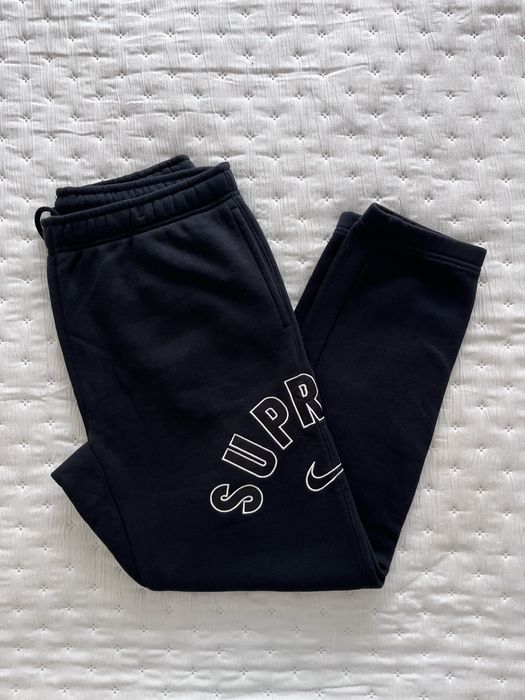 Calças nike supreme