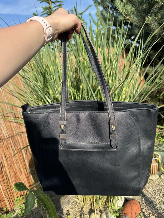 Czarna torba guess