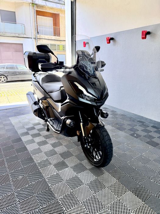 “Honda ADV 350”