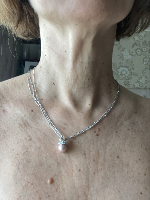 Colar e brincos Monet bijuteria novos. Em metal prateado com perolas