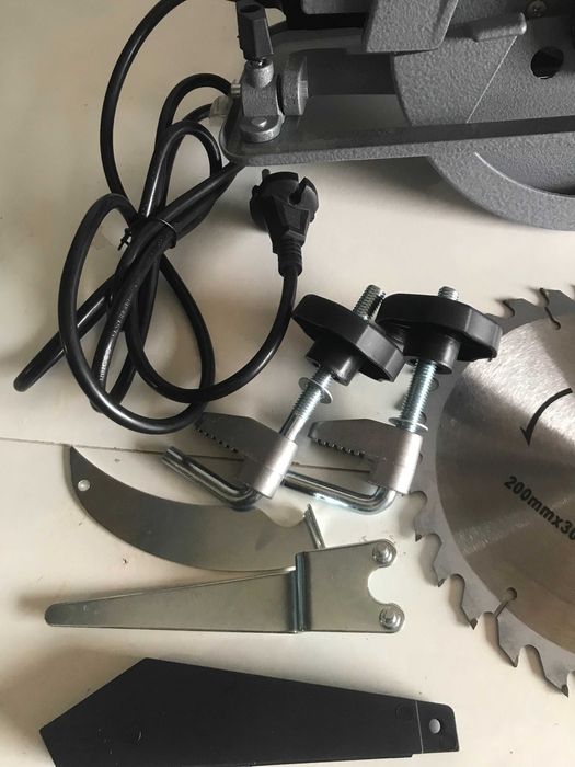 Циркулярна пила Boxer BX-194,1800 Вт.,діаметр 200 мм.5500 об/хв.