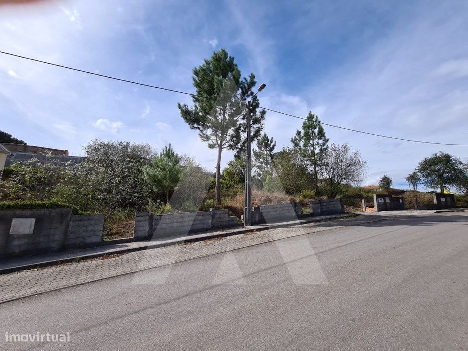 Lotes terrenos para construção de moradias, situados em Alquerubim
