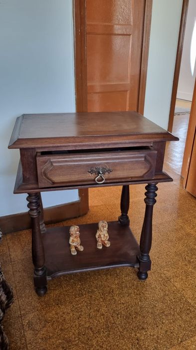 Mesa cabeceira madeira