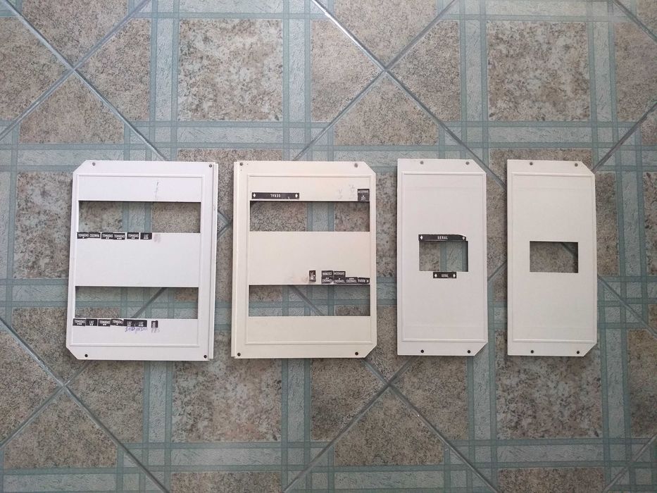 Placas para quadros de eletricidade, como NOVAS!