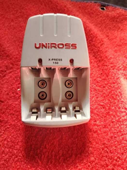 Carregador baterias AA / AAA / 9 V Block