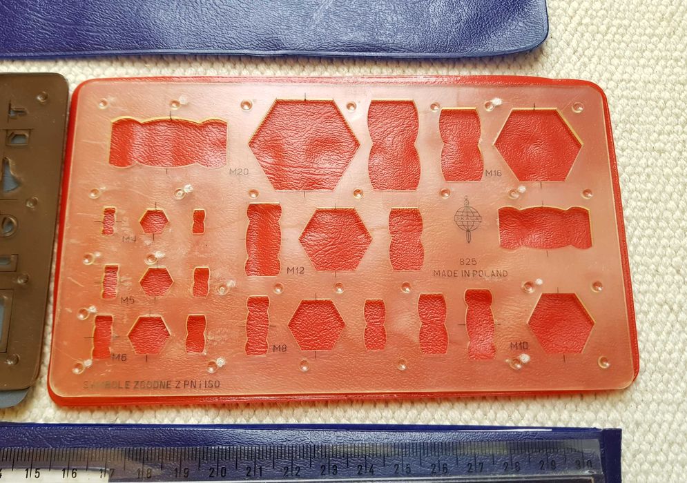 Skala przybory kreślarskie krzywik, szablon, linijka  PRL