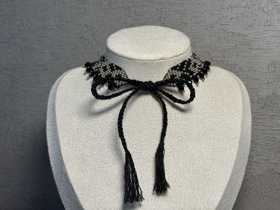 Чокер з бісеру.