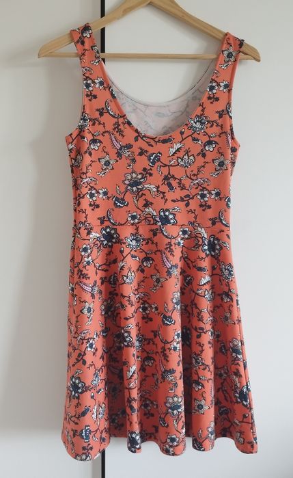 Sukienka dziewczęca kwiaty na ramiączkach. 152