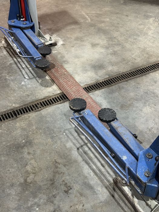 Гідравлічний підйомник 2.5 т для СТО Zippo