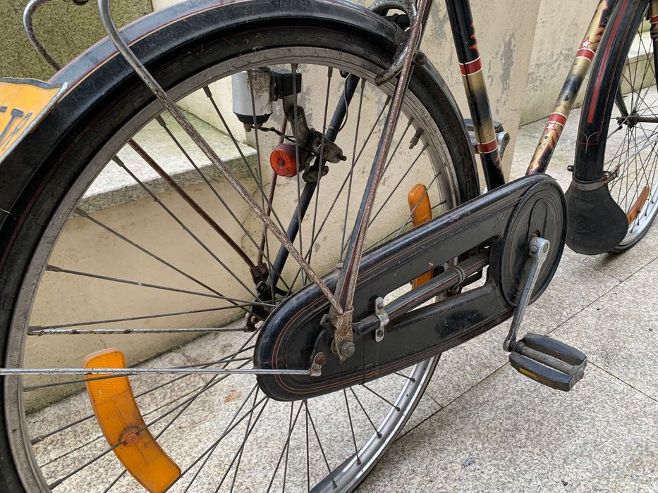Bicicleta para restaurar - bem cuidada, com todas as peças intactas