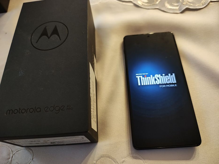 Motorola edge 40 pro w stanie idealnym.