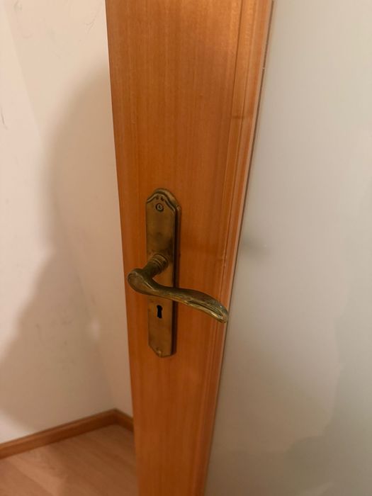 2 portas com vidro fosco - vendo em separado