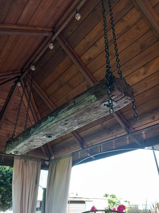 Lampa ze starej kłody pod altanę lub do domu