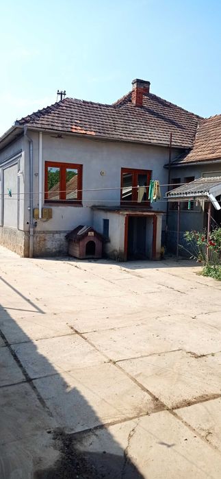 ПРОДАЖ БУДИНКУ з 6 кімнат з ділянкою 24 сотки у Мужієві 5 км Берегова